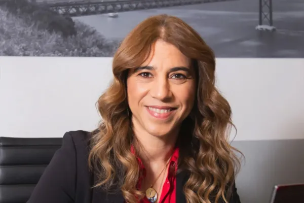 Apresentação de Perfil PL: Dora Baptista